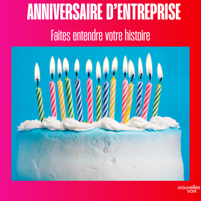 Collaborateurs d’entreprise enregistrant une émission anniversaire au micro, accompagnés par Nouvelles Voix, agence de communication audio.